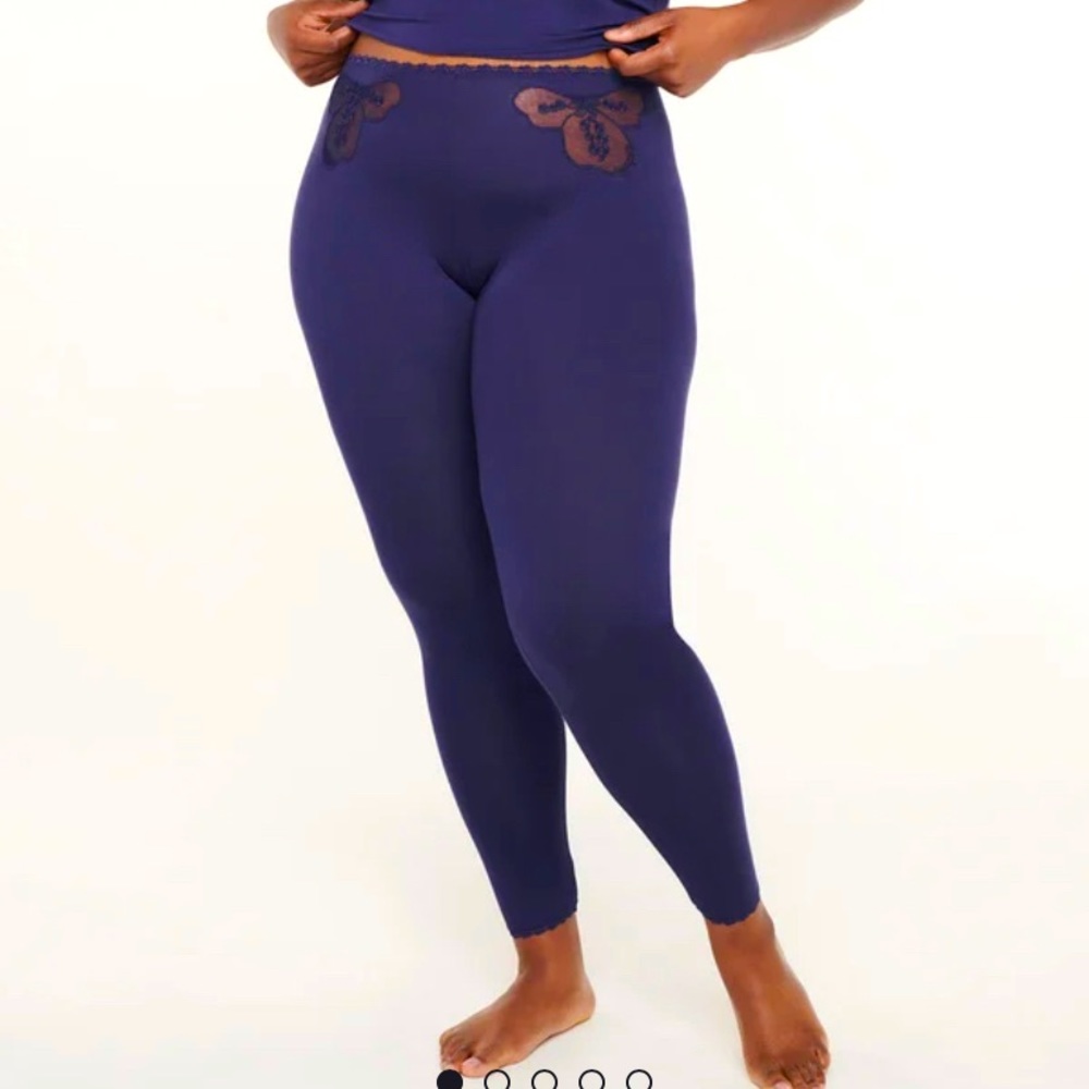 Peek Behind the Lace Leggings
